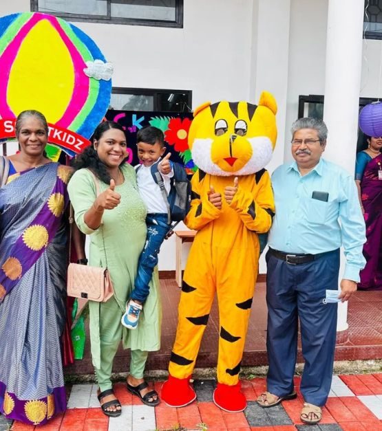 SmartKidz International School art